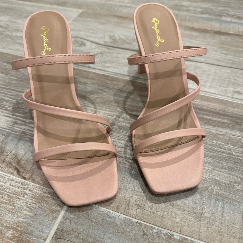 New- Tan heels